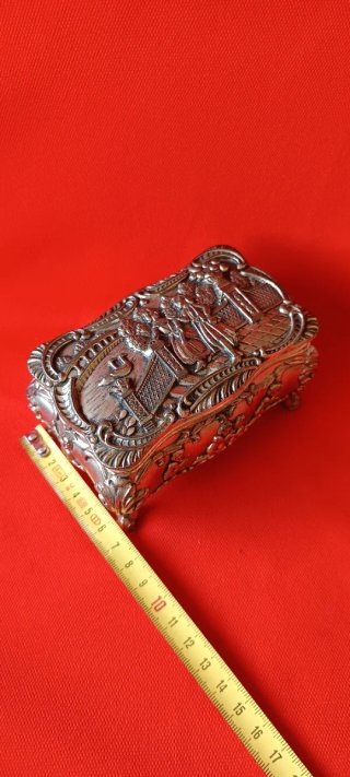 Antiguo joyero metal plateado querubines