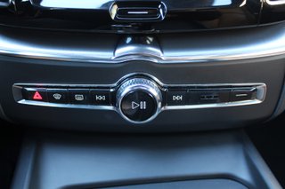 Volvo XC60 2.0 T8 AWD BUSINESS PLUS AUTO (2019)