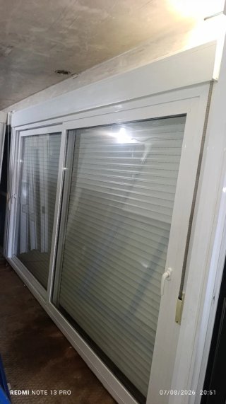 balconera aluminio con persiana cristal doble