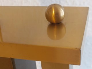 Lámpara de diseño metal dorado