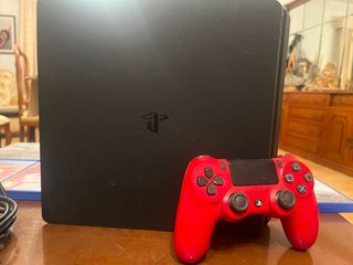 PS4 Slim 1TB + Mando Rosso + 15 Giochi