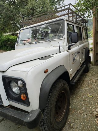 Land Rover Defender 2011