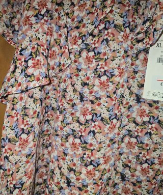 Top ZARA floral rosa