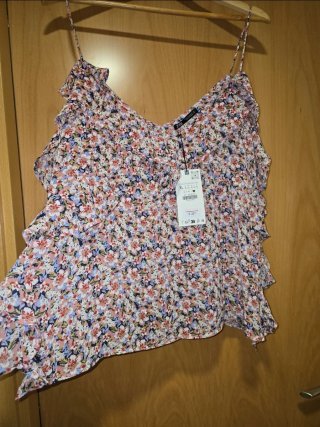 Top ZARA floral rosa