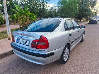 Mitsubishi Carisma 2003