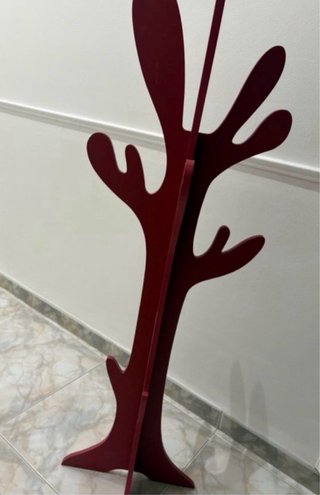 Perchero infantil árbol rojo