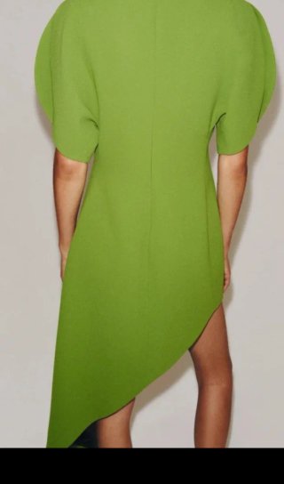 Vestido verde Zara asimétrico