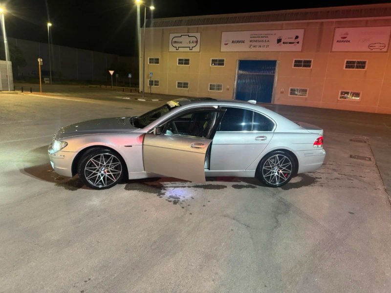 BMW Serie 7 2005 - foto 1