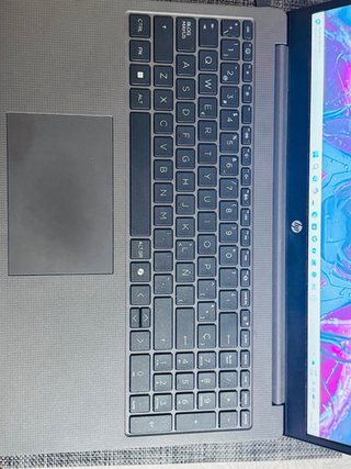 Portátil HP Ryzen 7 7735U 32GB RAM