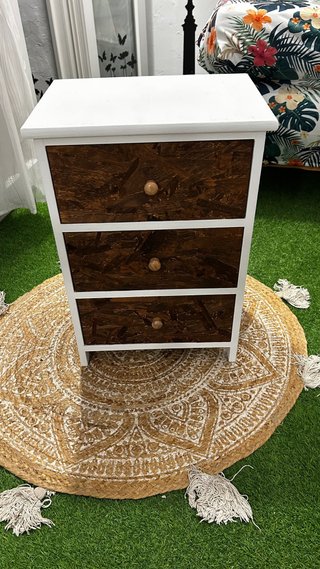 Mesa auxiliar / Cajonera pequeña con tres cajones