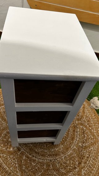 Mesa auxiliar / Cajonera pequeña con tres cajones