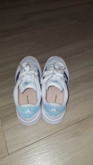 Zapatillas Adidas Blancas y Azules