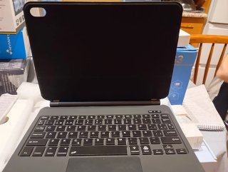 Custodia con tastiera per tablet