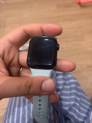 Apple Watch SE 40mm GPS color azul media noche.