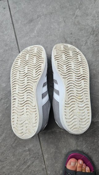 Scarpe Adidas grigie donna/uomo