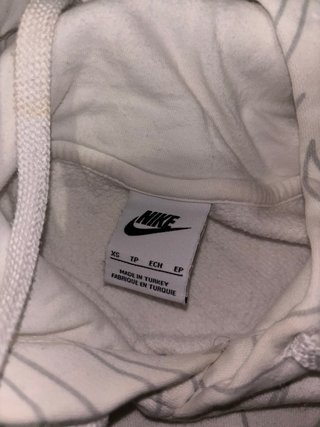 Sudadera Nike con logo repetido
