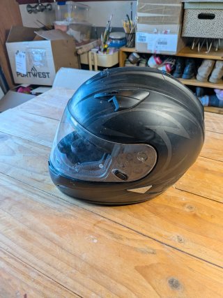 Casco de moto integral con visera
