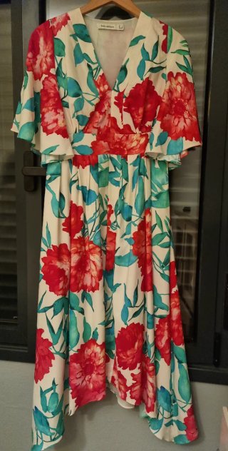 Vestido Pedro del Hierro floral blanco y rojo