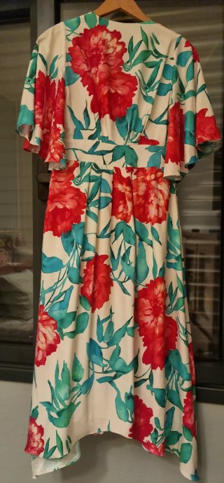 Vestido Pedro del Hierro floral blanco y rojo
