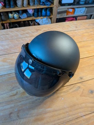 Casco Hedon Negro con Visera. Talla M