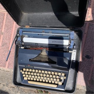 Máquina de escribir Adler Gabriele 35