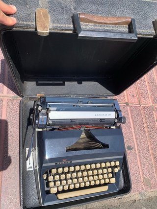 Máquina de escribir Adler Gabriele 35