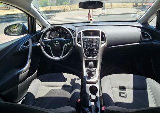 Opel Astra 2012