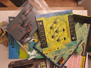 Lote 2 juegos mesa: SAIL y ESCAPA
