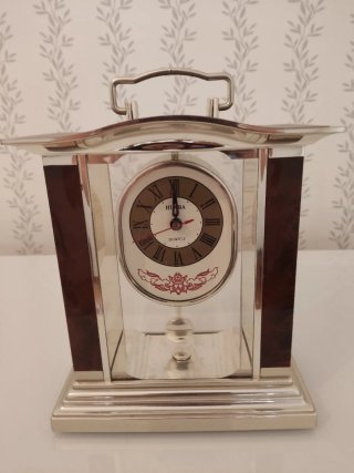 Reloj de sobremesa decorativo
