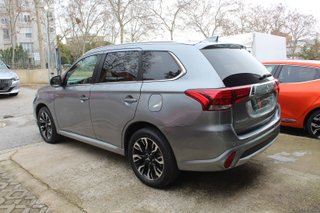 Mitsubishi OUTLANDER 2.0 PHEV Kaiteki Auto 4WD (2017)