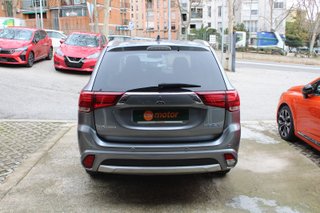 Mitsubishi OUTLANDER 2.0 PHEV Kaiteki Auto 4WD (2017)