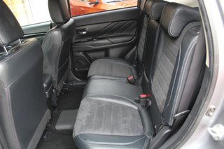 Mitsubishi OUTLANDER 2.0 PHEV Kaiteki Auto 4WD (2017)