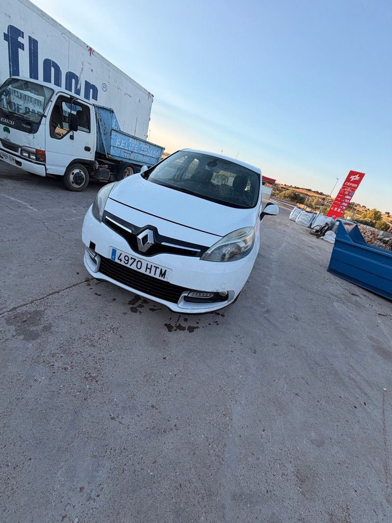 Renault Scenic 2014 - foto 1