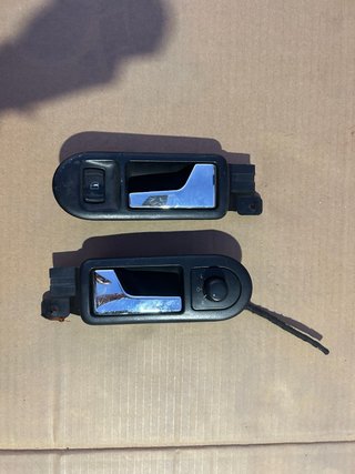 Manijas Puerta Coche con Botón Elevalunas