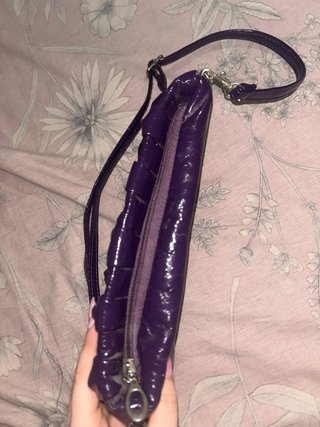 Bolso morado brillante