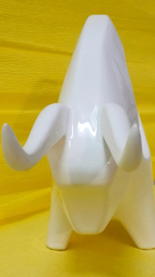 Escultura Toro Blanco Lateral - VP Interiorismo