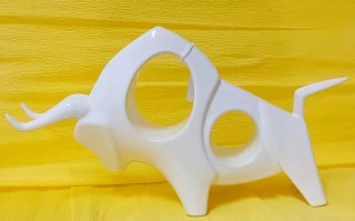 Escultura Toro Blanco Lateral - VP Interiorismo