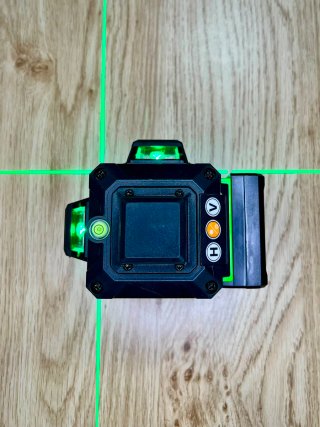 Nivel Láser 4D Verde
