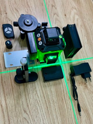 Nivel Láser 4D Verde