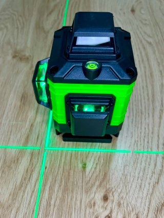 Nivel Láser 4D Verde