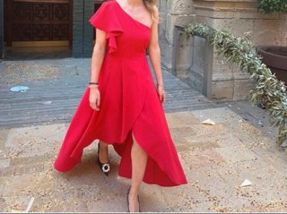 Vestido rojo asimétrico para eventos