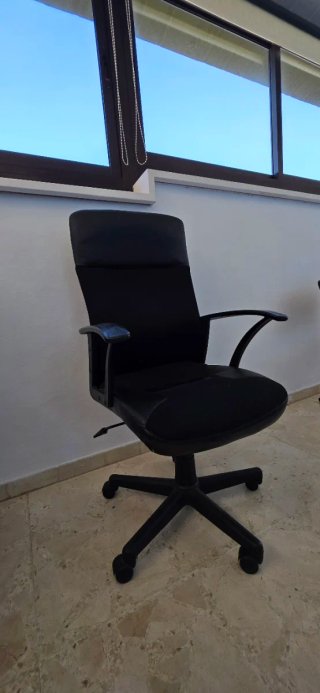 Silla de escritorio negra