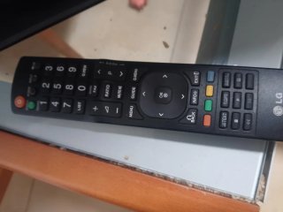 Televisión LG 30 Negra no tiene smartv