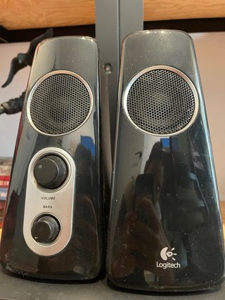 Altavoces Logitech Negro con Subwoofer