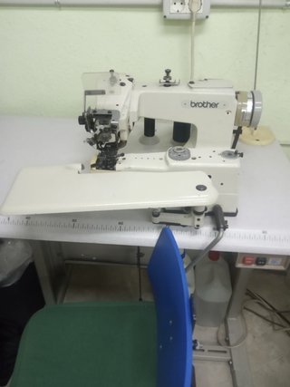 Máquina de coser Brother para bajos