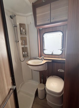 AUTOCARAVANA MC LOUIS GLAMYS 25 G