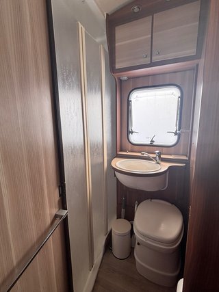 AUTOCARAVANA MC LOUIS GLAMYS 25 G