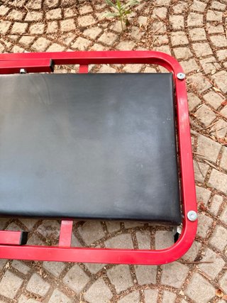 Camilla convertible a taburete con ruedas
