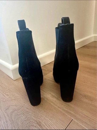 Botines línea premium, de ante negro Talla 41