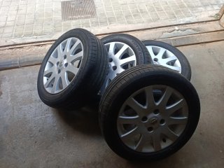 Llantas Nissan R16 Originales + Neumáticos